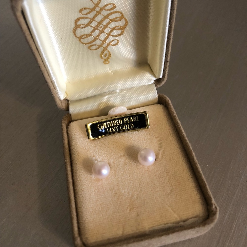 14k gold cultured pearl earrings